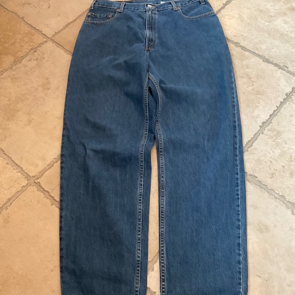 Vintage LEVI’S 560 36x34 Loose Fit Tapered Leg Jeans Made In Canada - Picture 1 of 8